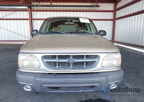 1999 Ford Explorer Eddie Bauer/Limited/Xlt из США, поврежденный, VIN 1FMZU35P6XZB82954